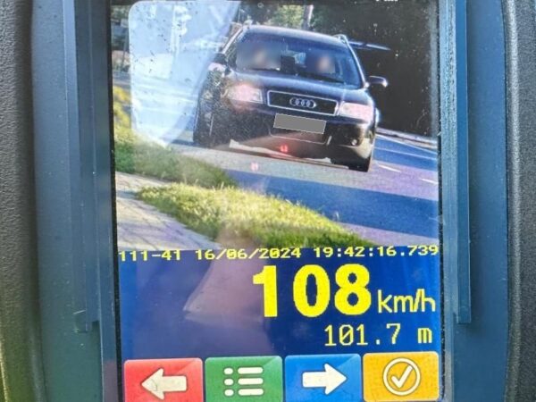 20-latek jechał 108 km/h w terenie zabudowanym