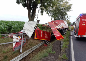Wypadek ciężarówki w Smoszewie