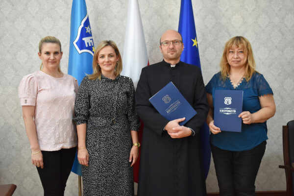 Renowacja kościoła w Benicach – umowa podpisana!