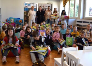 Pierwszaki z krotoszyńskiej Jedynki w bibliotece