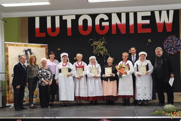 XXIII Powiatowy Przegląd Zespołów Folklorystycznych w Lutogniewie – Ocalić od zapomnienia