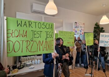 Sesja Rady Gminy i protest mieszkańców