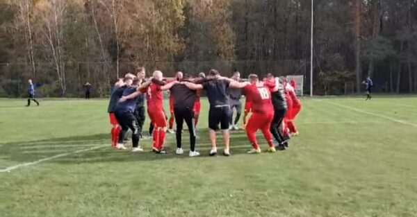 Pewna wygrana  na stadionie w Łazach