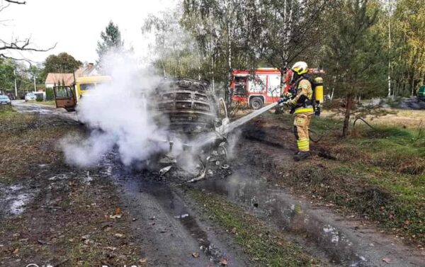 Pożar samochodu w Łąkach