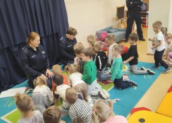 Policjanci uczyli bezpieczeństwa w Sulmierzycach