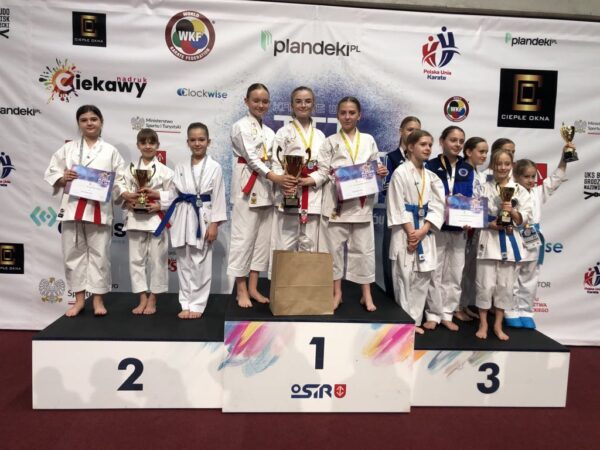 Cieszkowianki triumfują na III Pucharze Polski Dzieci i Młodzików w Karate