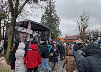 Świąteczna kraina na dziedzińcu Urzędu Miejskiego